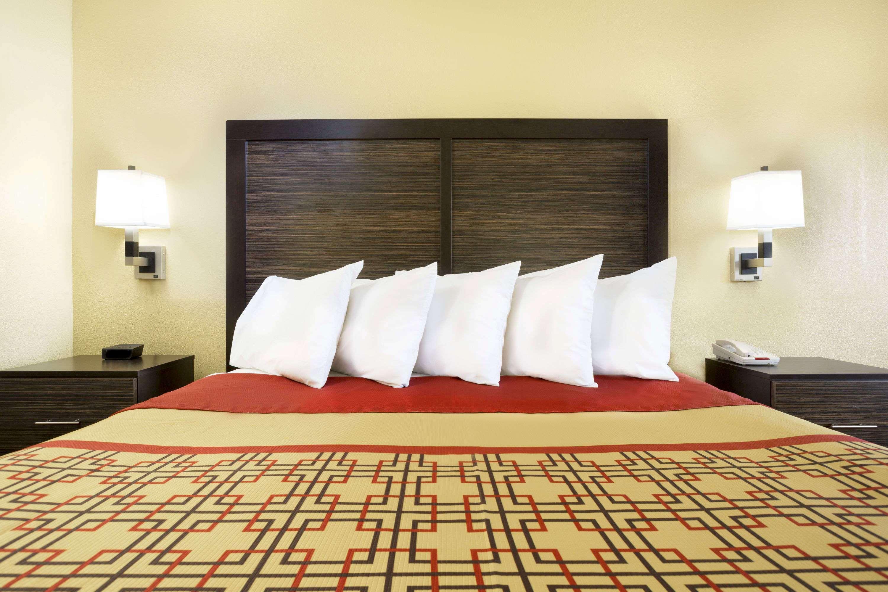 Days Inn By Wyndham Columbus-North Fort Moore Exteriér fotografie